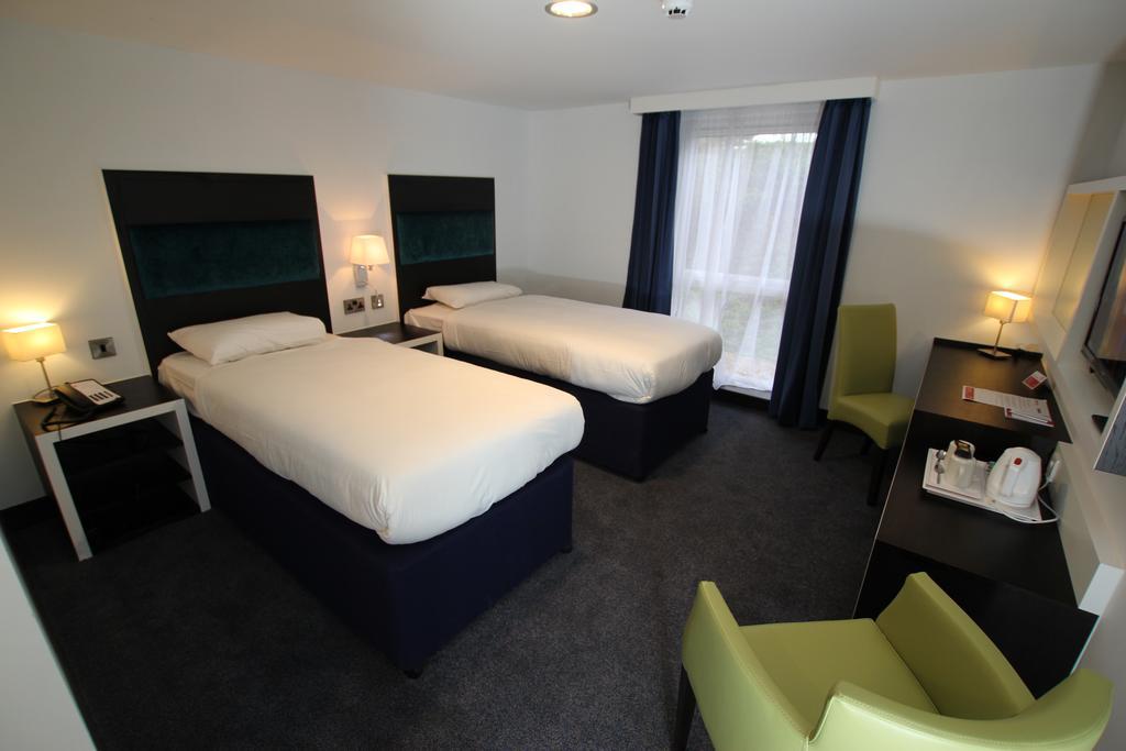 Ramada Oxford Hotell Waterstock Exteriör bild