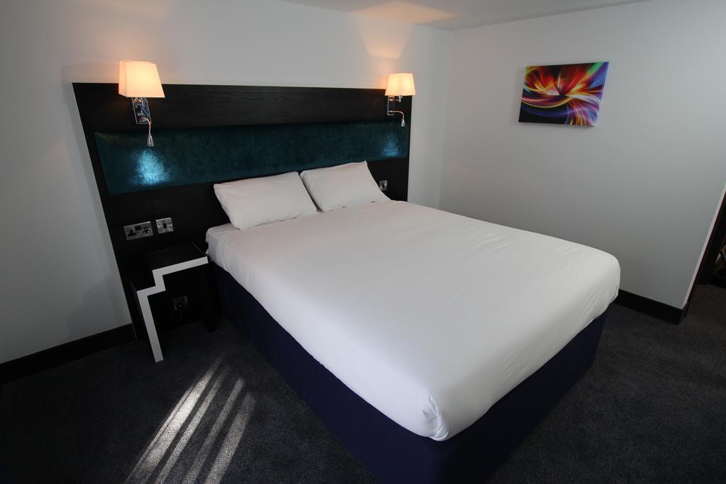 Ramada Oxford Hotell Waterstock Exteriör bild