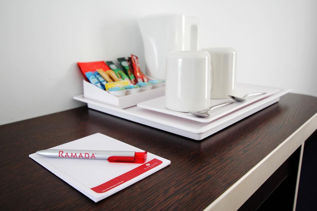 Ramada Oxford Hotell Waterstock Rum bild