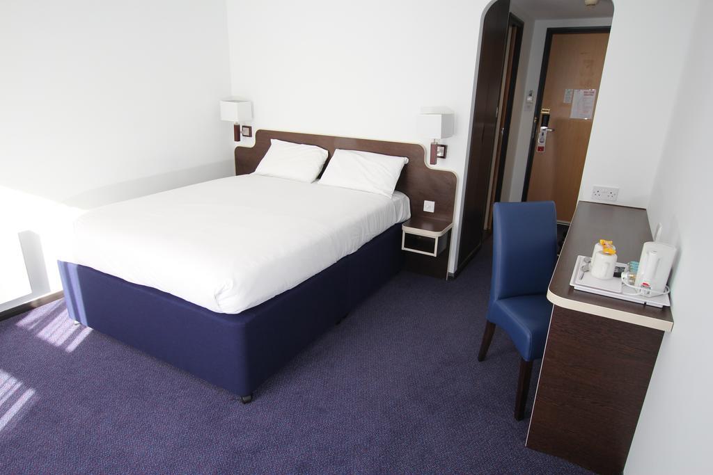 Ramada Oxford Hotell Waterstock Rum bild