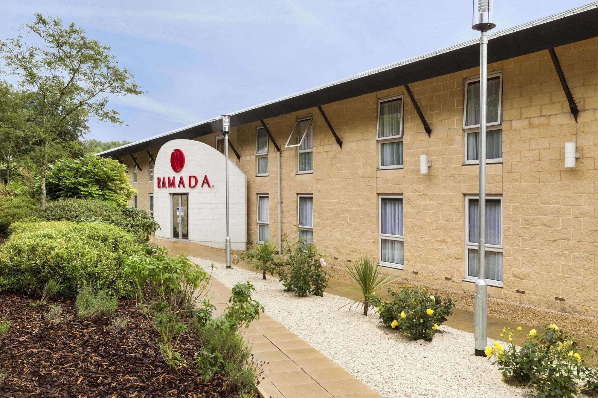 Ramada Oxford Hotell Waterstock Exteriör bild